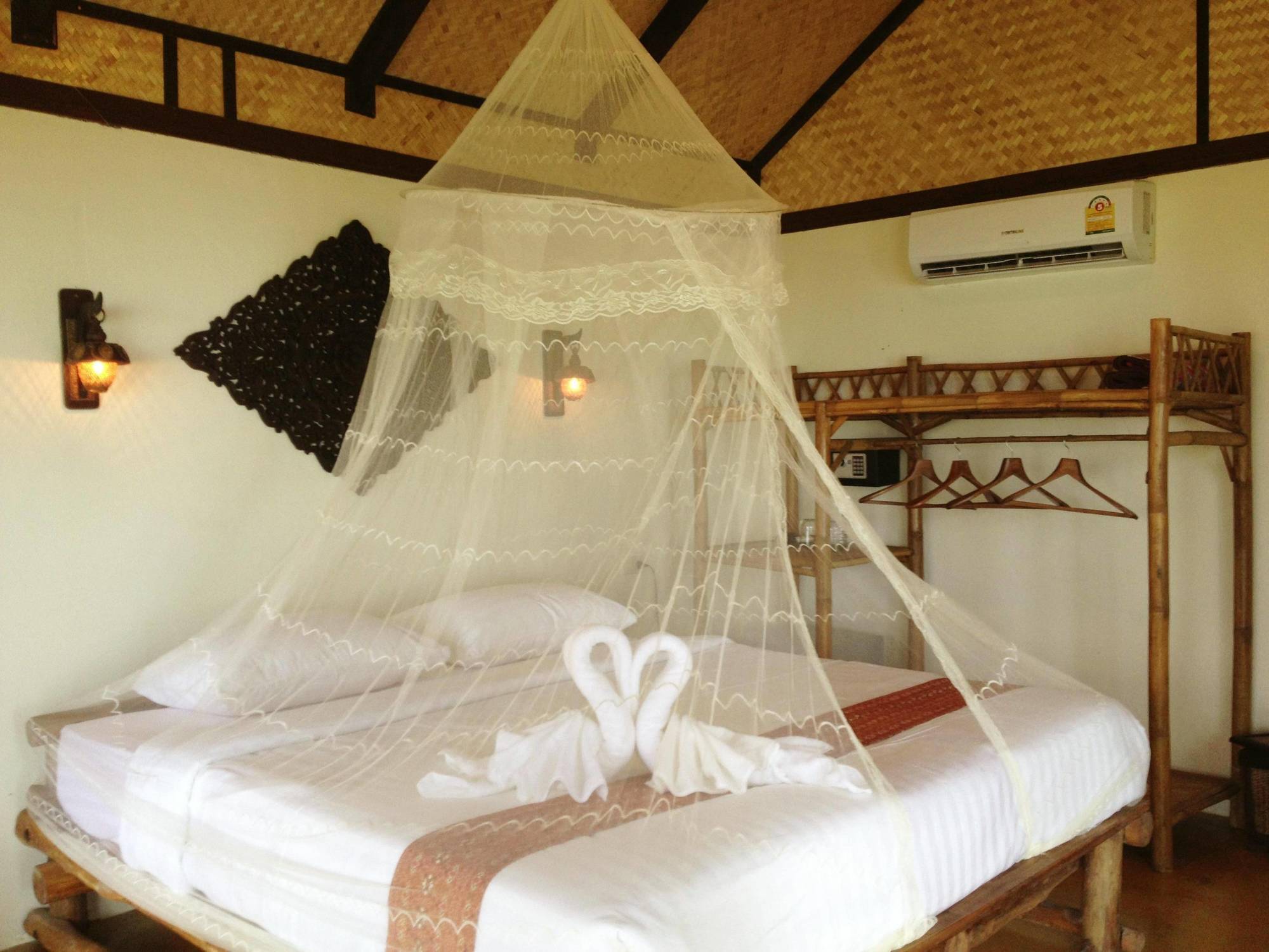 Nautilus Right On The Beach Resort Ko Lanta Dış mekan fotoğraf